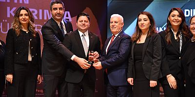 KADIKÖY BELEDİYESİ, ALTIN KARINCA ÖDÜLLERİ'NDE İKİ ÖDÜL BİRDEN KAZANDI