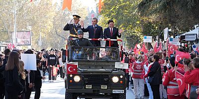 Kadıköy'de Cumhuriyet Yürüyüşü Öncesi Renkli Görüntüler