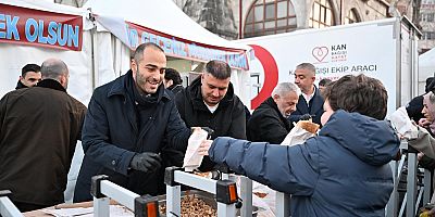 KADİR GECESİ’NİN BEREKETİYLE BİNLERCE GAZİOSMANPAŞALI AYNI SOFRADA BULUŞTU