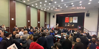 Kağıthane Belediyesi Meclisi'nde kavga çıktı, yaralanan CHP'li iki üye hastaneye kaldırıldı