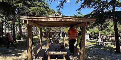 Kalepark Sosyal Tesisleri’nde Kent Mobilyalarına Bakım ve Onarım Gerçekleştirildi