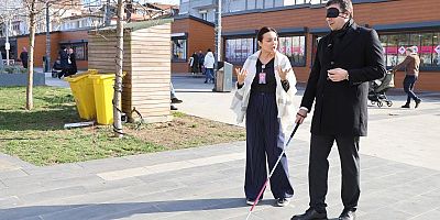 “Kalpten Kalbe Gör Beni” Farkındalık Etkinliği Cumhuriyet Meydanı’nda.