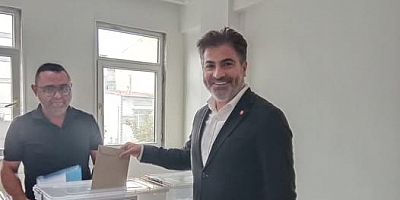Kanber Koçak İlk Oyunu Kullandı: “İktidar İçin Yürüyelim Arkadaşlar!”