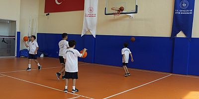 Kartal Belediyesi'nde Çocuklar İçin Spor Branş Eğitimleri Başladı