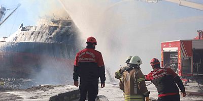 Kartal Belediyesi’nden gemi yangınını söndürme çalışmalarına destek