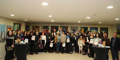 Kartal Belediyesi Sanat Akademisi Öğrencilerinden Mezuniyet Sergisi