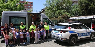 Kartal’ın Kreşli Miniklerine Uygulamalı Trafik ve İlkyardım Eğitimi