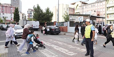 Kartal Zabıtasından Okul Önlerinde Güvenli Trafik Mesaisi