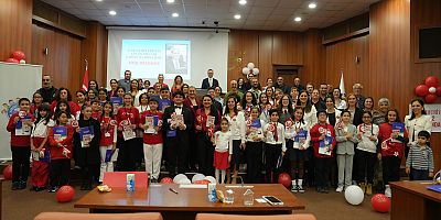 Kartallı Çocuklar 29 Ekim Cumhuriyet Bayramını Doyasıya Kutladı