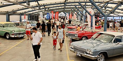 KÜÇÜKÇEKMECE'DE 2. KLASİK OTOMOBİL FESTİVALİ BB