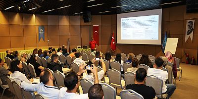 KÜÇÜKÇEKMECE'DE PERSONELE MOBBİNG EĞİTİMİ VERİLDİ