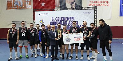Kurumlararası Voleybol Turnuvası'nda şampiyon Küçükçekmece İtfaiye oldu