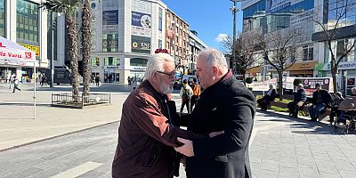 Mesut Üner Cumhuriyet Meydanı’nda Vatandaşlarla Buluştu