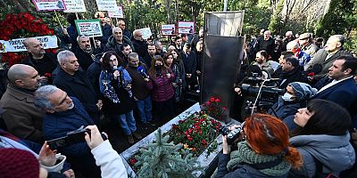 METİN GÖKTEPE, KATLEDİLİŞİNİN 28’İNCİ YILINDA MEZARI BAŞINDA ANILDI...MERYEM GÖKTEPE: “ZULME, KORKUTMALARA, GÖZALTILARA RAĞMEN GERÇEĞİN PEŞİNİ KOVALAYAN GENÇ GAZETECİLER HÂLÂ VAR”