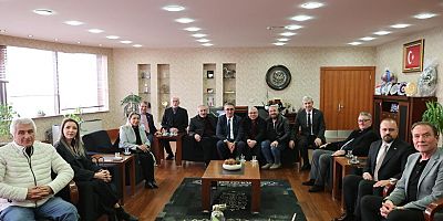 Muhtarlar, ‘Hasan Hoca’nın öğretmenler gününü kutladı