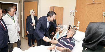 Murat Kurum Bezmialem Vakıf Üniversitesi Hastanesi'nde iftara katıldı