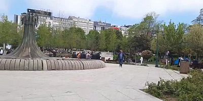Özgür Çelik, 6.2'lik depremin ardından yurttaşların akın ettiği parklardan Gezi Parkı'na gitti: “Ekrem İmamoğlu’nu, belediye başkanlarımızı serbest bırakın”