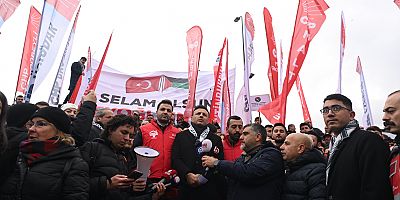 Özgür Çelik’ten Galata’daki Filistin mitingi engellemesine Eminönü’nden tepki: “Filistin davasını araç olarak kullanan Erdoğan neden suskundur”