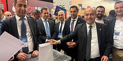 Özgür Karabat'tan Özgür Özel'e tebrik mesajı