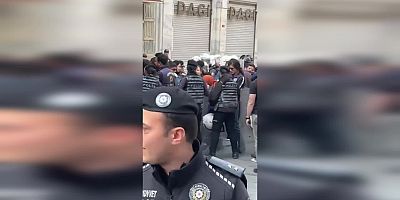 ÖZGÜR ÖZEL’DEN İSRAİL İLE TİCARETİ PROTESTO GENÇLERE MÜDAHALEYE TEPKİ: “BU MUAMELE, TOPLANMA ÖZGÜRLÜĞÜNE VE ANAYASAYA AÇIKÇA AYKIRIDIR”