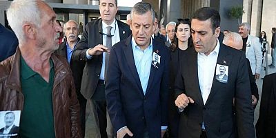 Özgür Özel'e saldıran Tengioğlu'nun kızı CHP Genel Merkezi'ni arayarak, üzüntülerini bildirdi