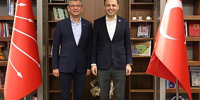 ÖZGÜR ÖZEL: GÜN BOYU İSTANBUL İL BAŞKANLIĞIMIZDA ÇALIŞMALARIMI YÜRÜTTÜM. BANA EŞLİK EDEN İSTANBUL İL BAŞKANIMIZ ÖZGÜR ÇELİK'E VE İL YÖNETİMİNE, ZİYARET EDEN, DAYANIŞMA GÖSTEREN TÜM DOSTLARA TEŞEKKÜR EDERİM