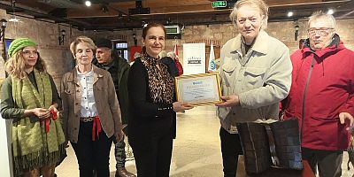 “Özgür Sanat” Sergisi Oğuz Aral Sanat Galerisi’nde Açıldı!