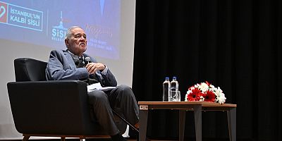 PROF. DR. İLBER ORTAYLI NAZIM HİKMET’İ ANLATTI