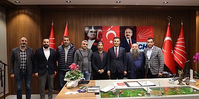 PSAKD Gazi Şehitleri Cemevinde CHP İl Başkanı Özgür Çelik'e tebrik ziyareti