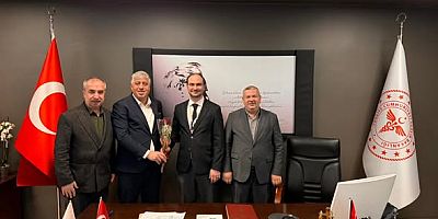 Sağlık Çalışanlarına Destek: Ahmet Salmış’tan Anlamlı Ziyaret