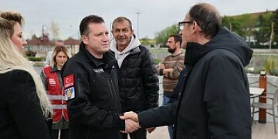 Silivri Belediye Başkanı Balcıoğlu, depremin ardından süreci sahada takip ediyor