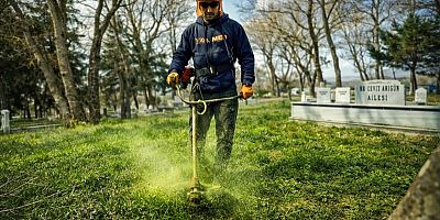 Silivri Belediyesi'nden Ramazan Bayramı öncesi mezarlık temizliği