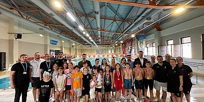 Silivri Belediyesi'nin Düzenlediği 30 Ağustos Zafer Kupası Yüzme Yarışması Tamamlandı