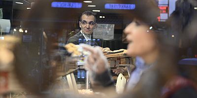 Şişli CHP Adayı Resul Emrah Şahan'ı bağrına bastı 