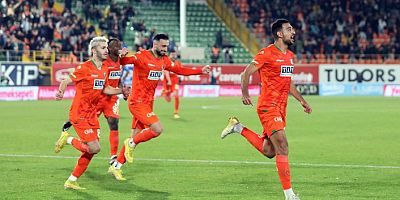 Son şampiyon Trabzonspor'a Alanyaspor deplasmanında 5 gollü büyük şok