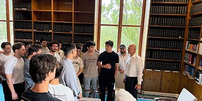 Süleyman Soylu, TBMM'yi Ziyaret Eden Gençlerle Bir Araya Geldi