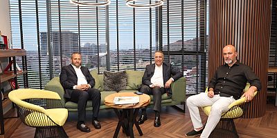 Sultangazi Belediye Başkanı Abdurrahman Dursun’dan Poleren Homewear’a Ziyaret