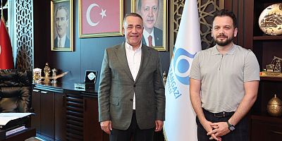 Sultangazi Belediye Başkanı Abdurrahman Dursun, Gazeteci Taha Hüseyin Karagöz’ü Ağırladı