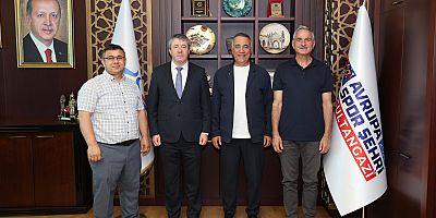 Sultangazi Belediye Başkanı Abdurrahman Dursun, İlçe Millî Eğitim Müdürü Necati Tekbaş’ı Ağırladı