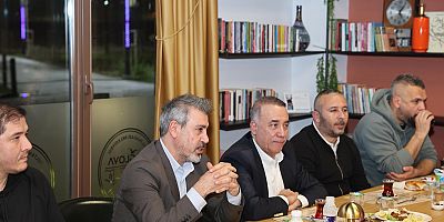 Sultangazi Belediye Başkanı Abdurrahman Dursun, Sultangazispor’un İftar Programına Katıldı