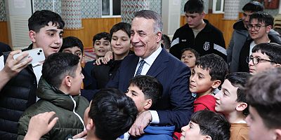 Sultangazi Belediye Başkanı Abdurrahman Dursun, Teravih Namazında Vatandaşlarla Buluştu