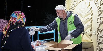 Sultangazi Belediyesi’nden Hastane Önünde Her Akşam Sıcak Çorba İkramı