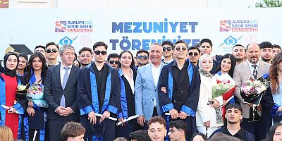 Sultangazi’de Bahattin Yıldız Anadolu Lisesi Mezuniyet Coşkusu Yaşadı