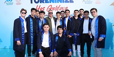 Sultangazi’de Gençlerin Mezuniyet Coşkusu