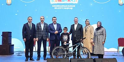 Sultangazi’de Ramazan Buluşması: Bakan Yusuf Tekin ve İmdat Kamacı Komşularla Bir Arada