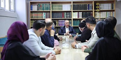 Sultangazi’de Türkiye Yüzyılı Buluşmaları: Başkan Dursun, Yeni Camii Cemaatiyle Bir Araya Geldi
