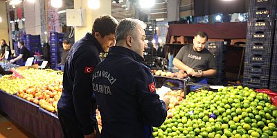Sultangazi’de Zabıta Ekipleri Pazar Yerlerinde Görev Başında