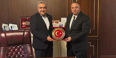 Sultangazi Emniyet Müdürlüğü’nden Erbos Çorap Ailesine Teşekkür Plaketi