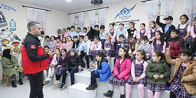 Sultangazili Çocuklar Deprem ve Güvenli Trafik Eğitim Parkında Uygulamalı Öğreniyor