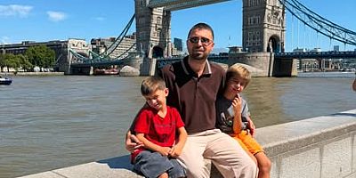 Tahir Burak Ateş’ten Londra’da 14 Yıllık Anı: “Bugün Çocuklarımla Aynı Sokaklardayım”